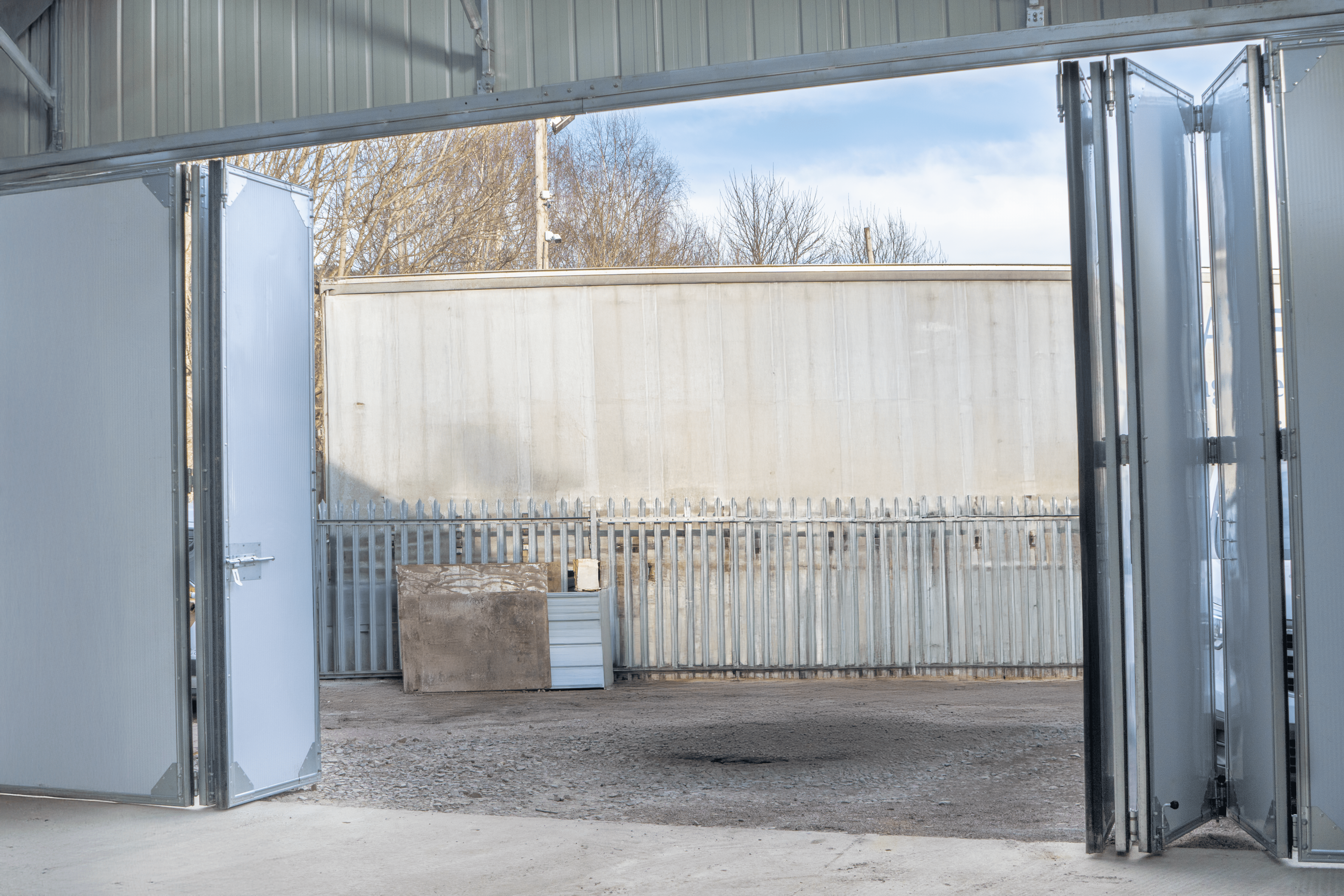 Stalowy hangar lotniczy