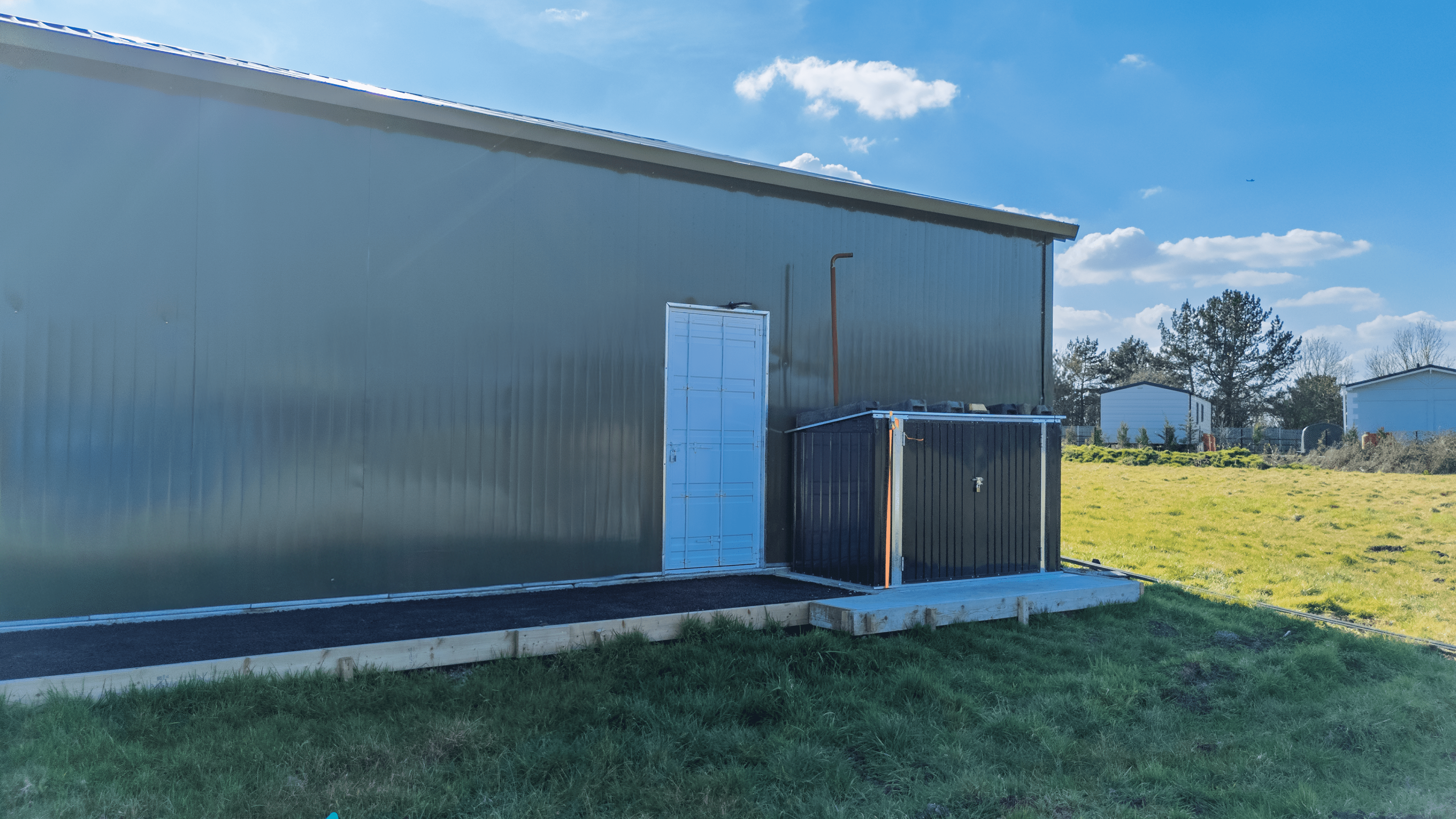 Stalowy hangar lotniczy