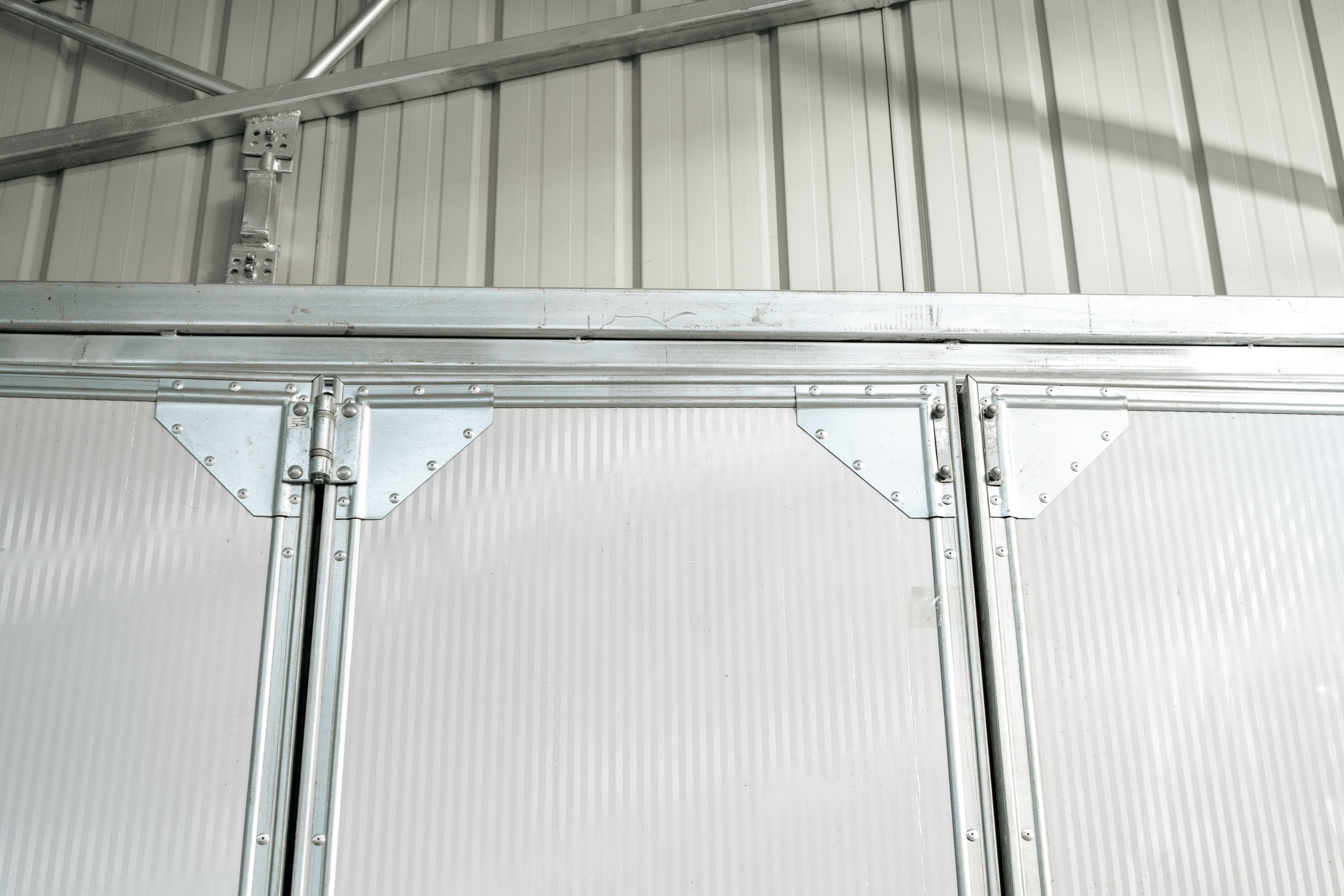 Stalowy hangar lotniczy