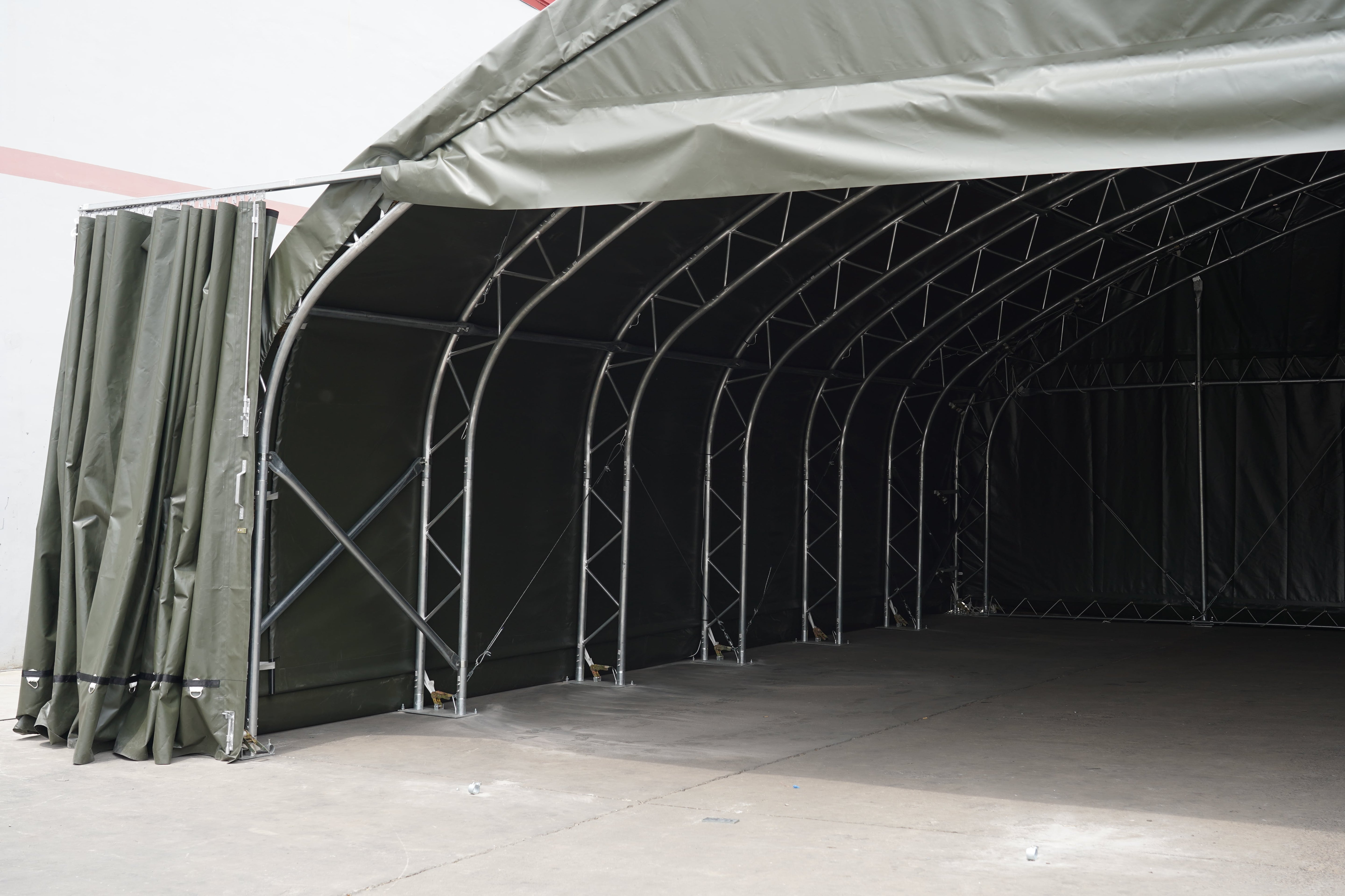 Hangar lotniczy | Zielony